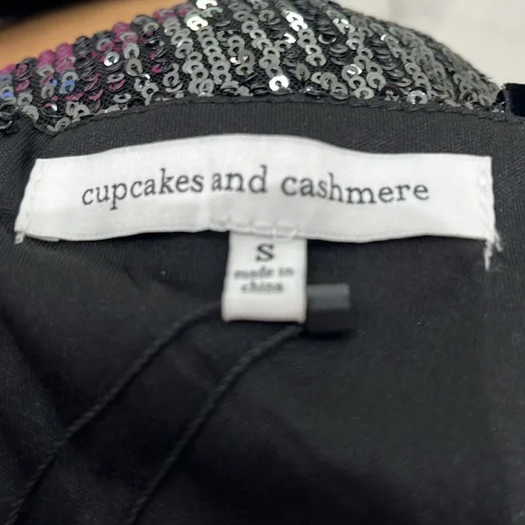 Cupcakes and cashmere Joelle dress in black size S. - Picture 6 of 6